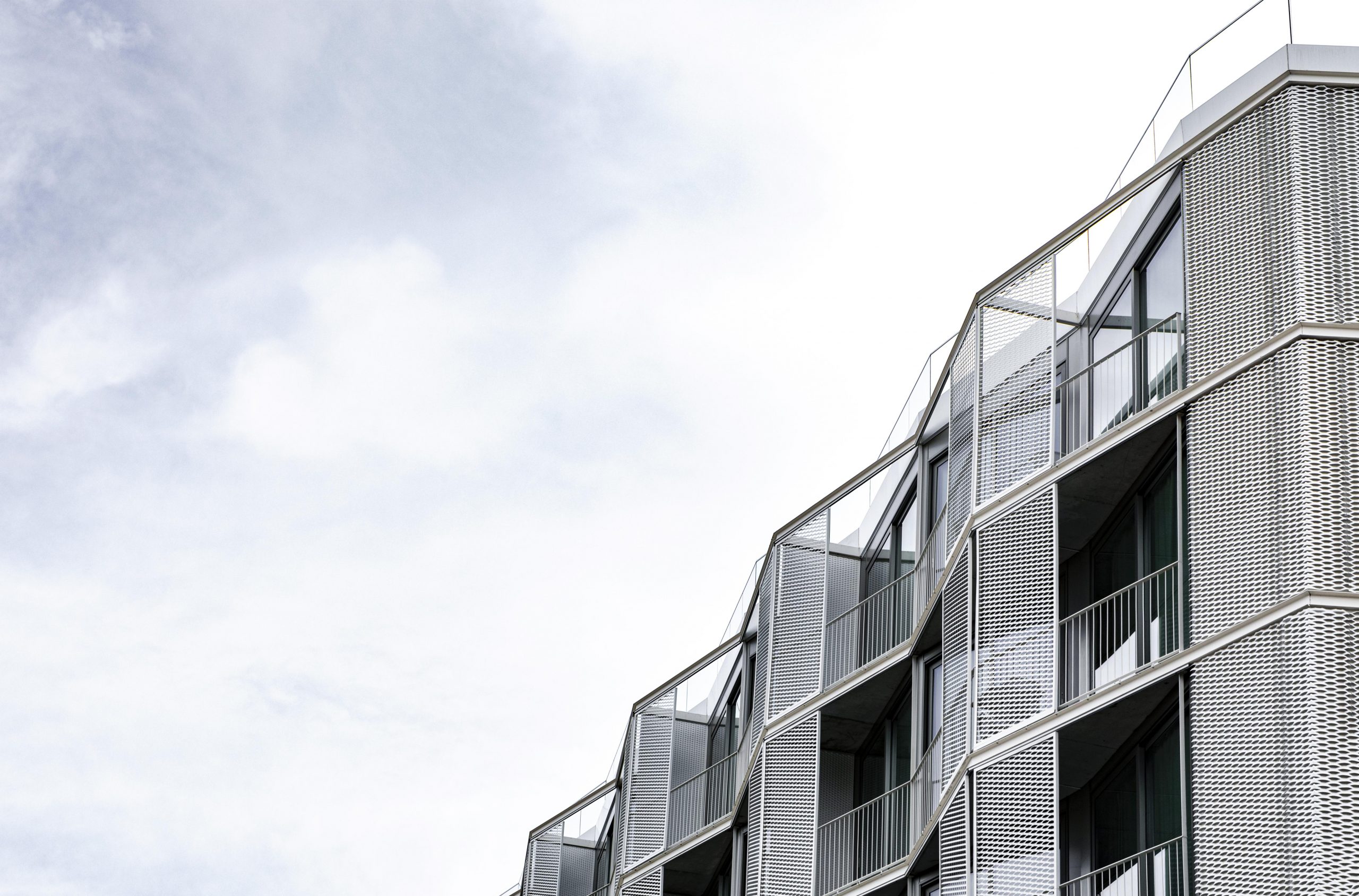plain-concrete-structure-city-with-copy-space